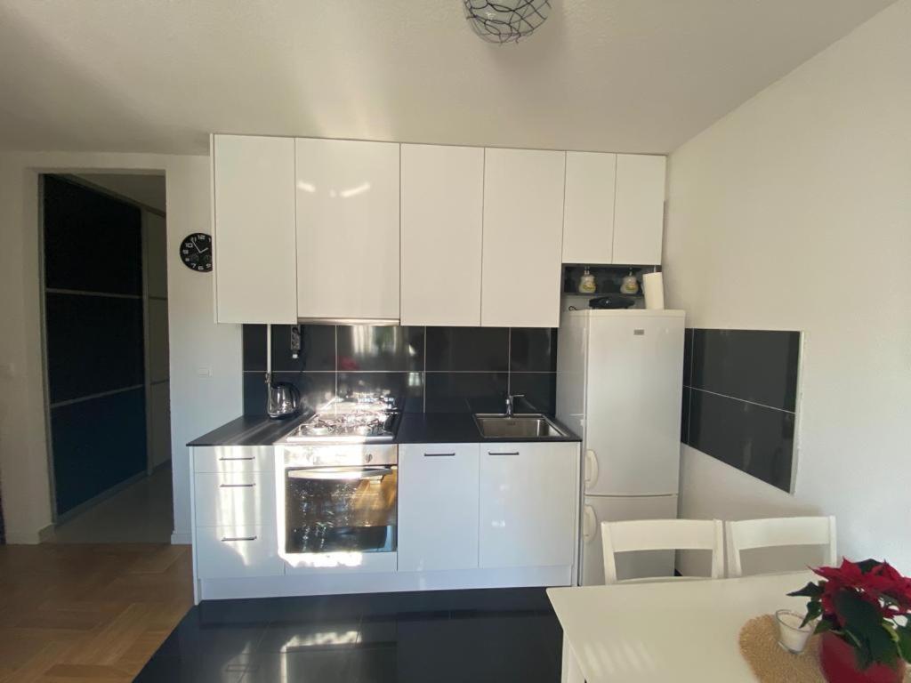 Studio Apartman Ana Zagreb Exterior foto